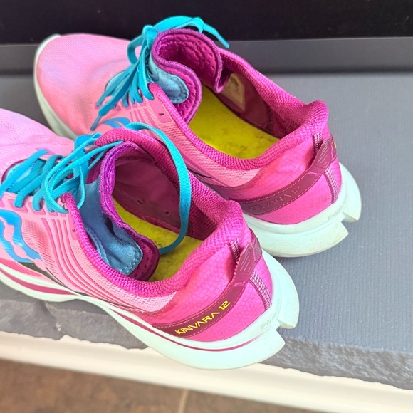 Saucony Kinvara 12 Women's Size 10 Future Pink Rose Running Shoes S10619-26 - Picture 4 of 6
